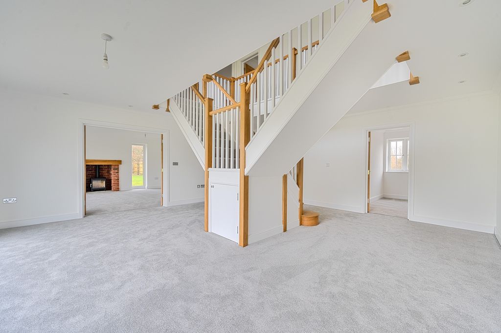 Property photo 3 of 51