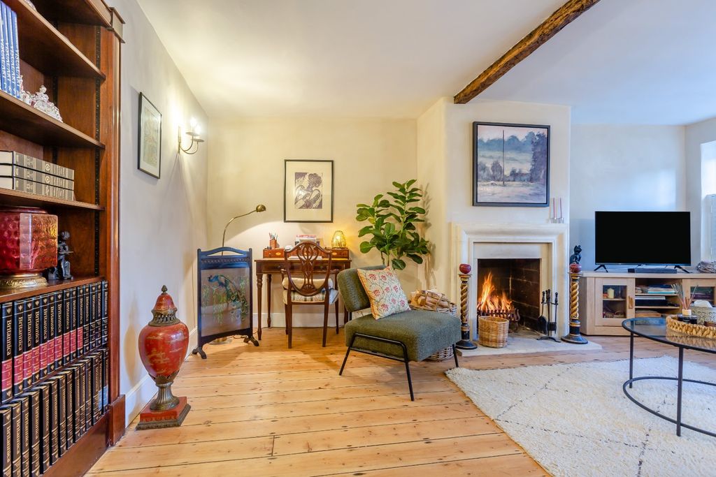 Property photo 2 of 16 Picture No. 15