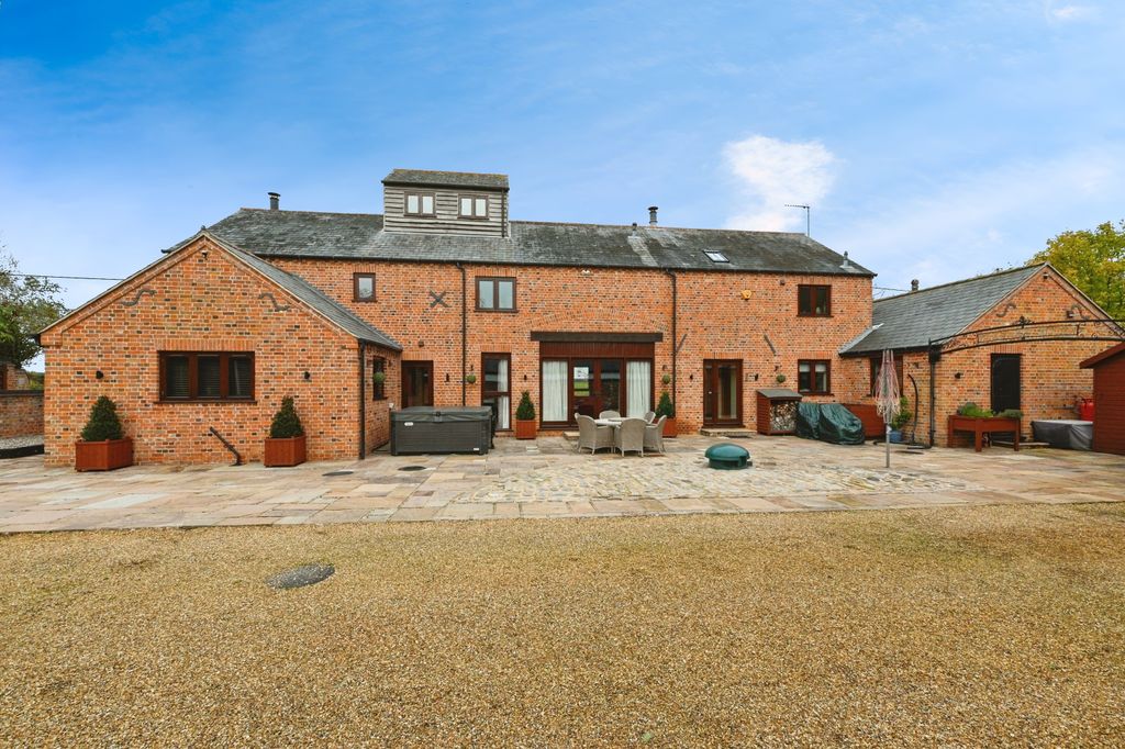 Property photo 2 of 20 Bb058