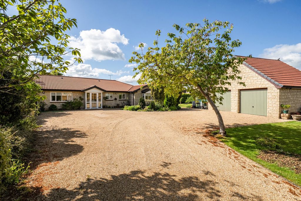 Property photo 1 of 35