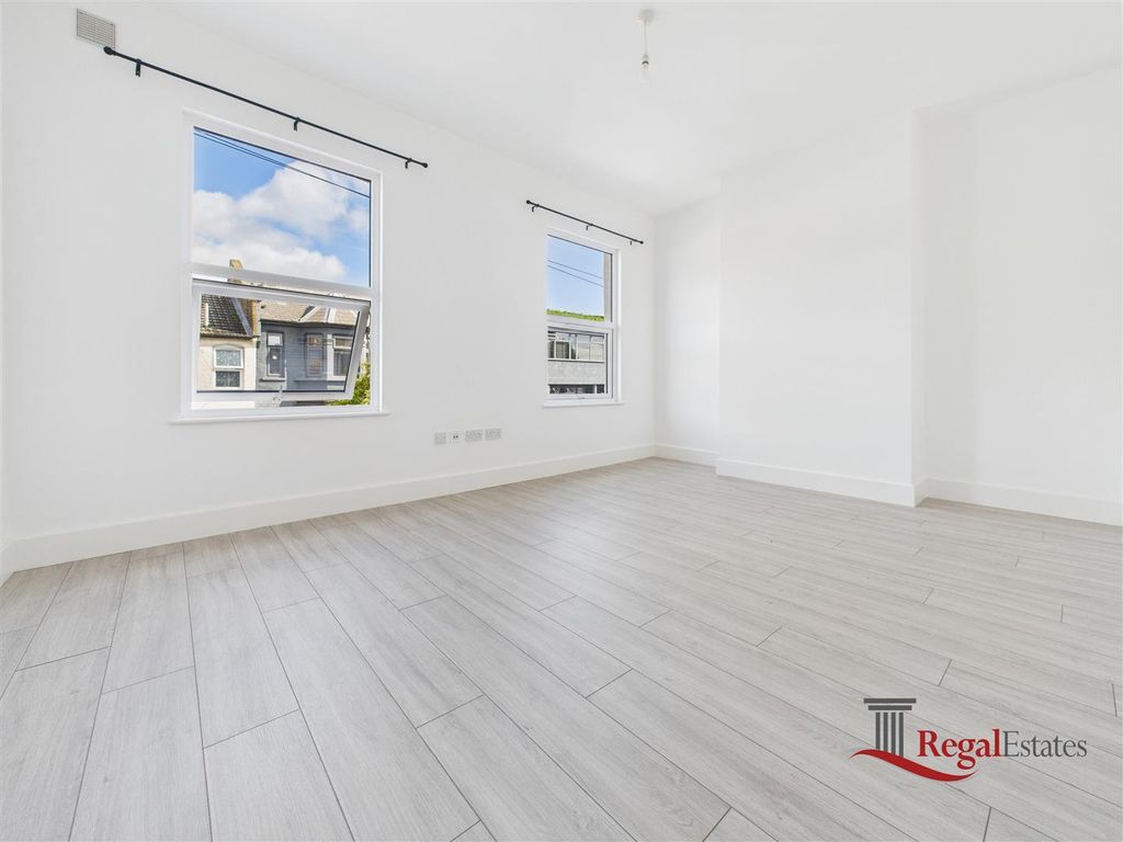 Property photo 1 of 5 Cam02489G0-Pr0213-Still005.Jpg