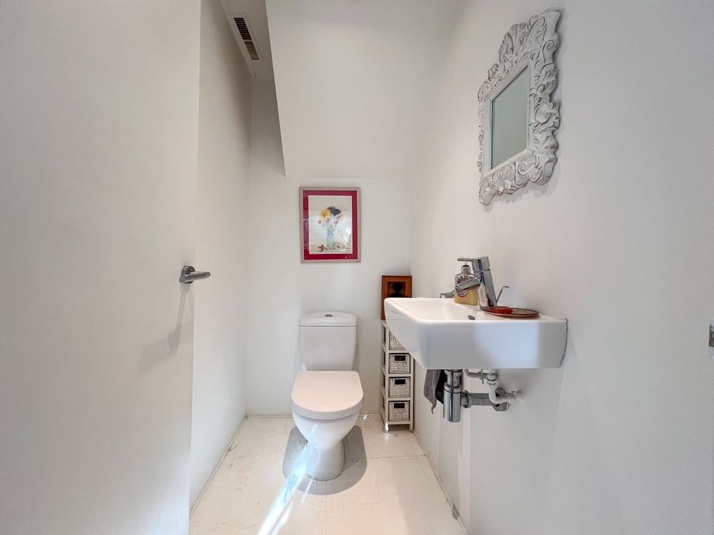 Property photo 2 of 29