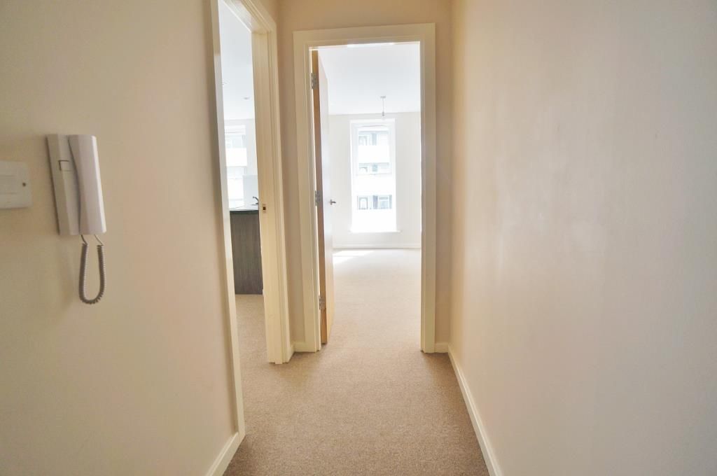 Property photo 2 of 6 Entrance Hall