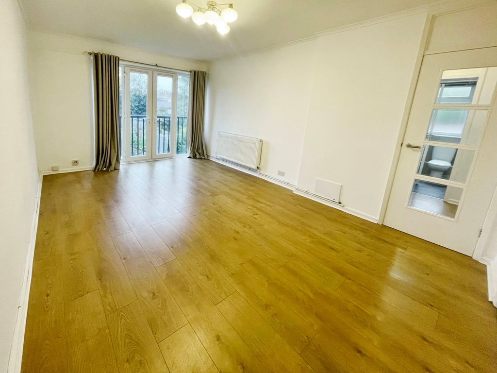 Property photo 3 of 9 Picture No. 11