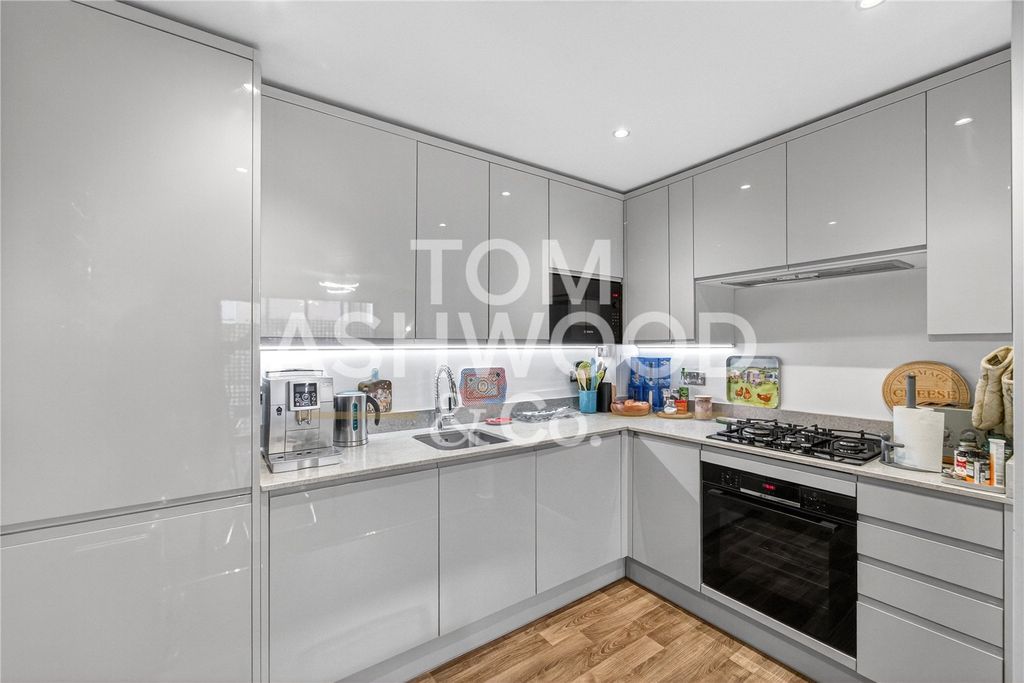 Property photo 3 of 15 Picture No. 23