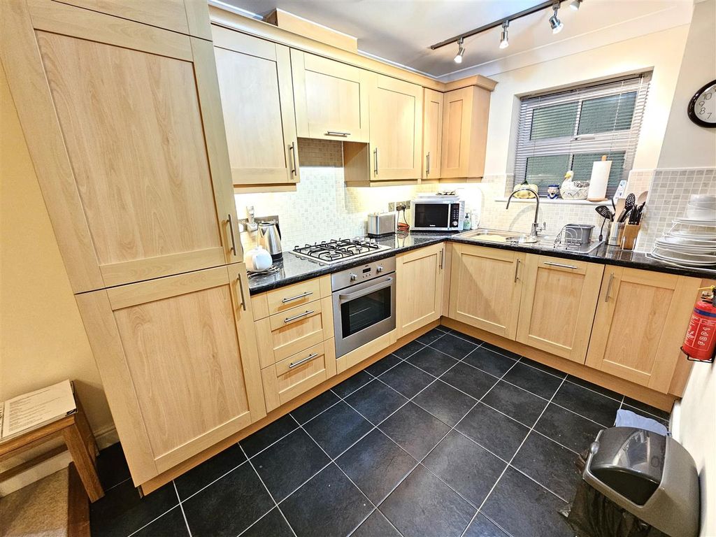 Property photo 3 of 12 Kitchen.Jpg