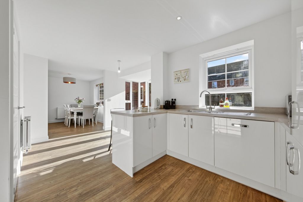 Property photo 2 of 48