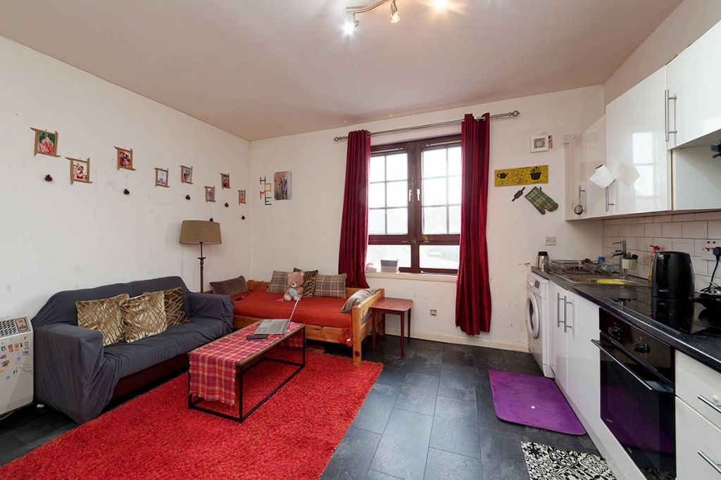 Property photo 2 of 20