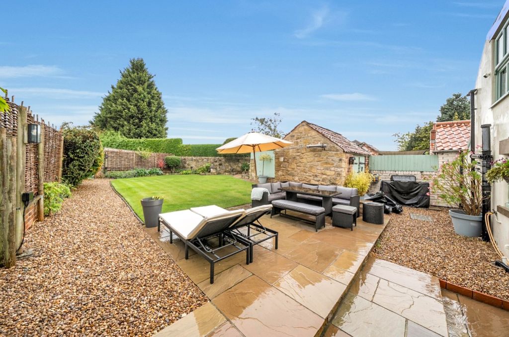 Property photo 2 of 20 Backgarden-Frompatio2