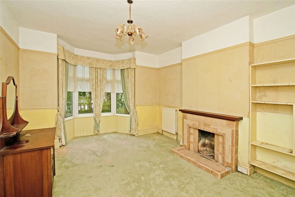 Property photo 2 of 38 Living Room