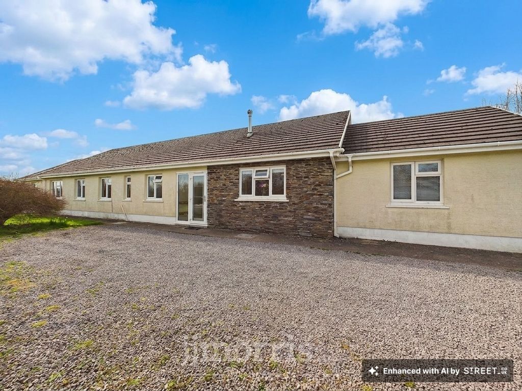 Property photo 3 of 44