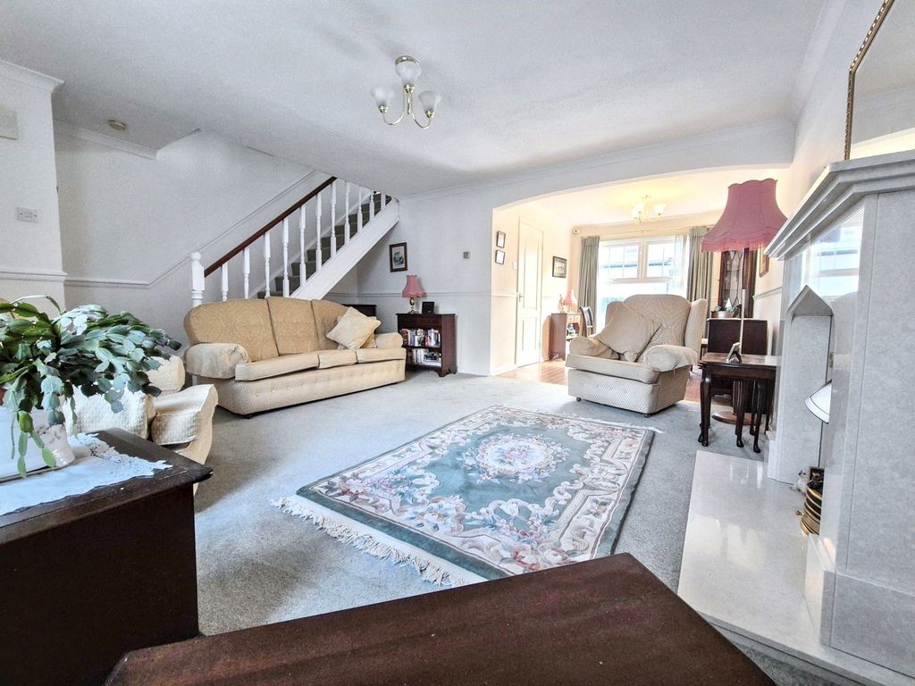 Property photo 2 of 24