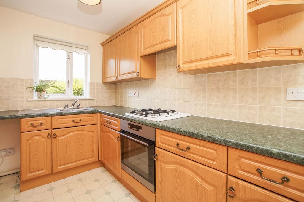 Property photo 2 of 16 Kitchen