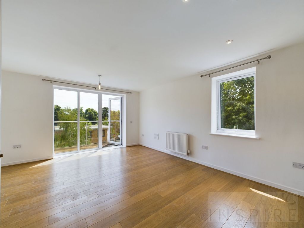 Property photo 2 of 24