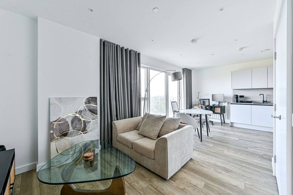 Property photo 3 of 16