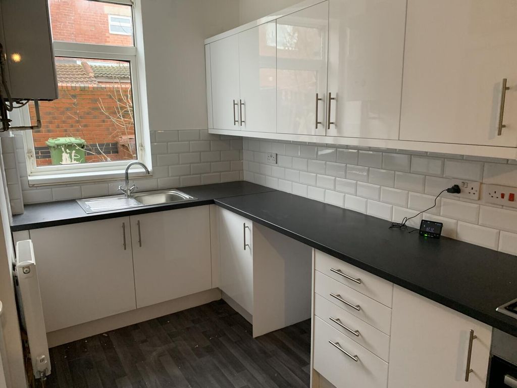 Property photo 2 of 4 Kitchen