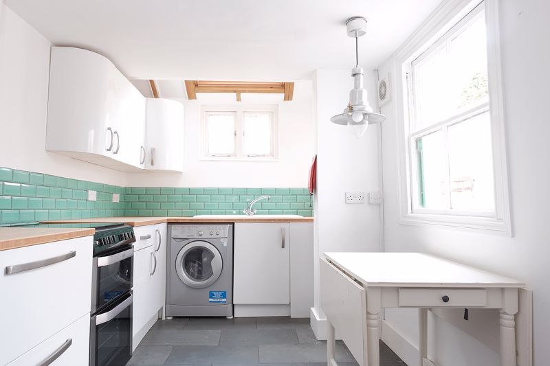 Property photo 3 of 8 Kitchen