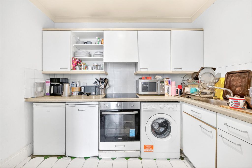 Property photo 3 of 13 Kitchen