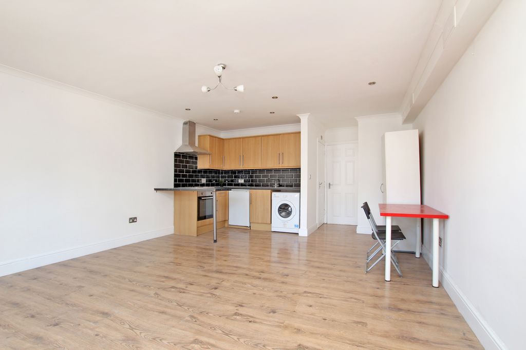 Property photo 3 of 5 Img9847Dp_Dp_13166254