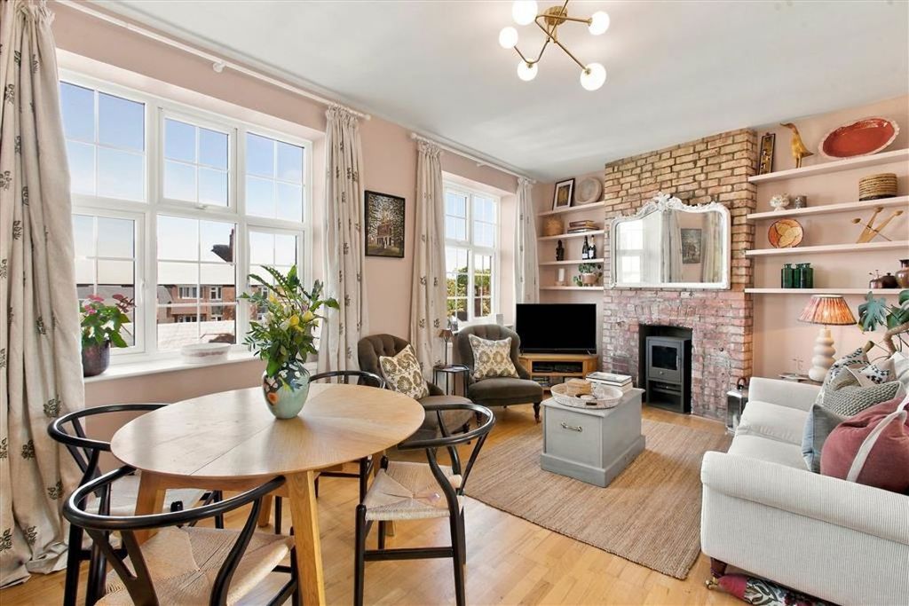 Property photo 3 of 9