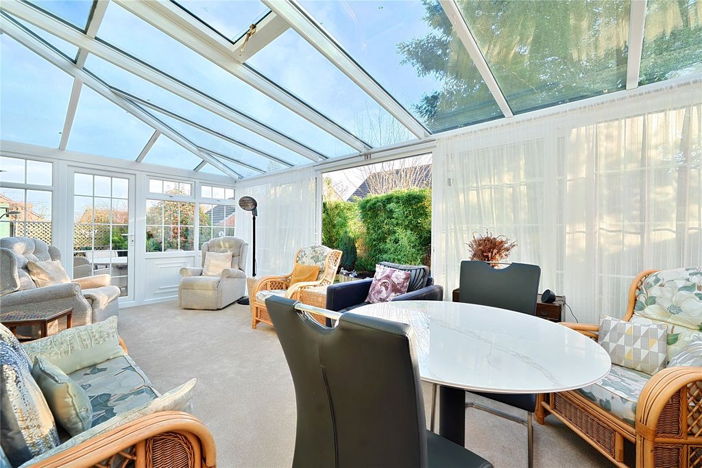 Property photo 3 of 14 Conservatory