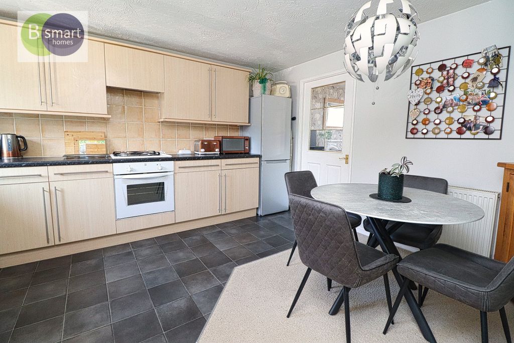 Property photo 2 of 13 Img_9317