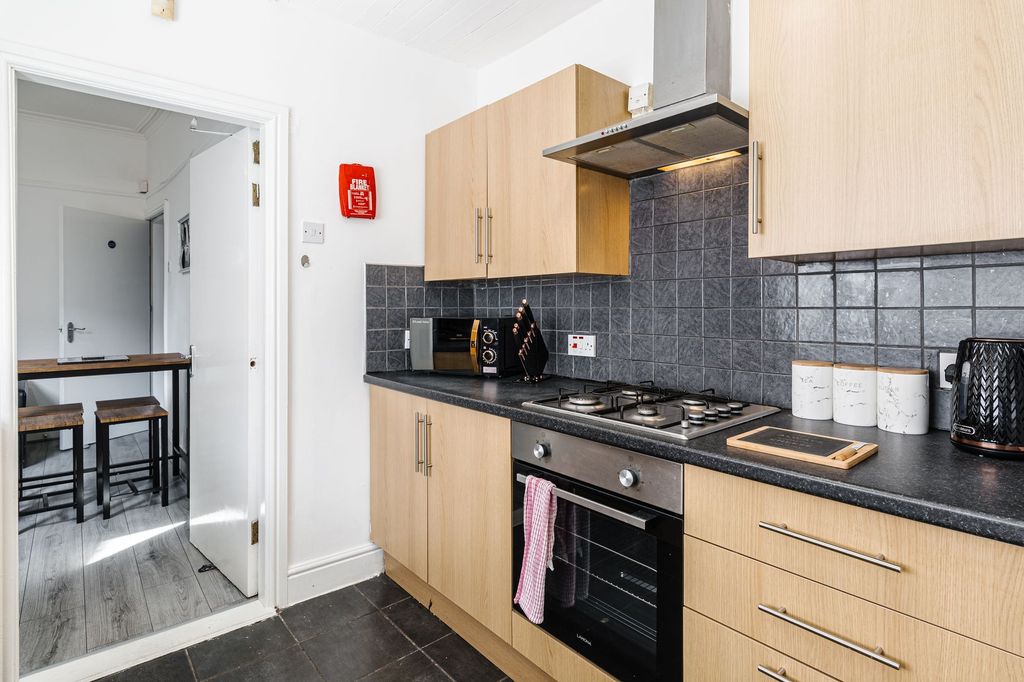 Property photo 2 of 50