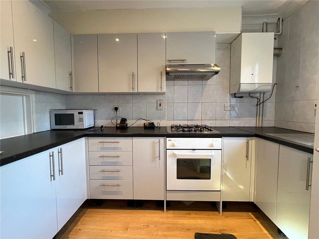 Property photo 3 of 18 Kitchen