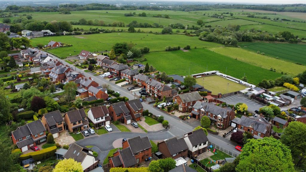 Property photo 2 of 36 Gategill Grove