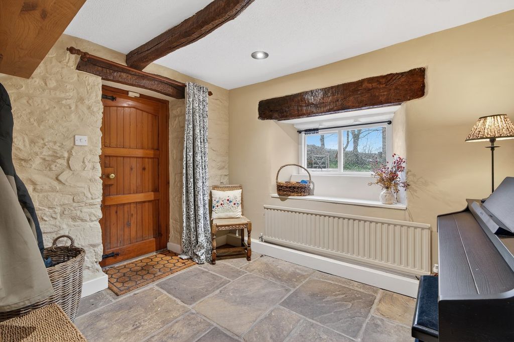 Property photo 3 of 36