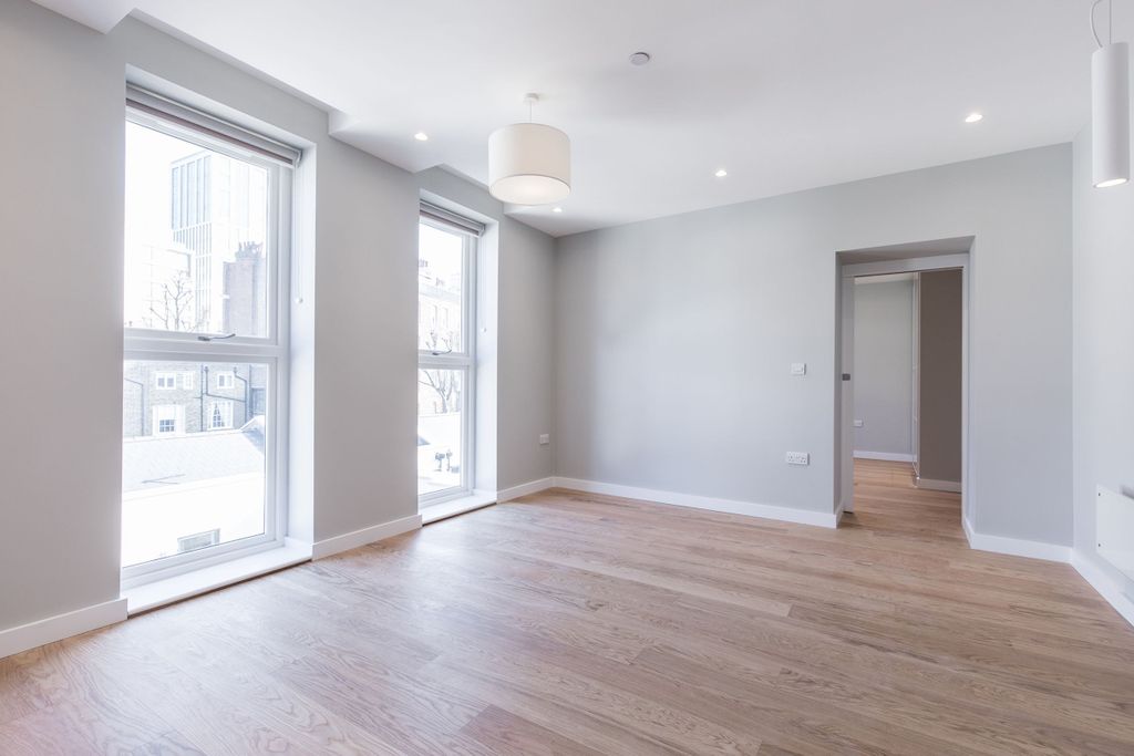 Property photo 2 of 22 Living_Room