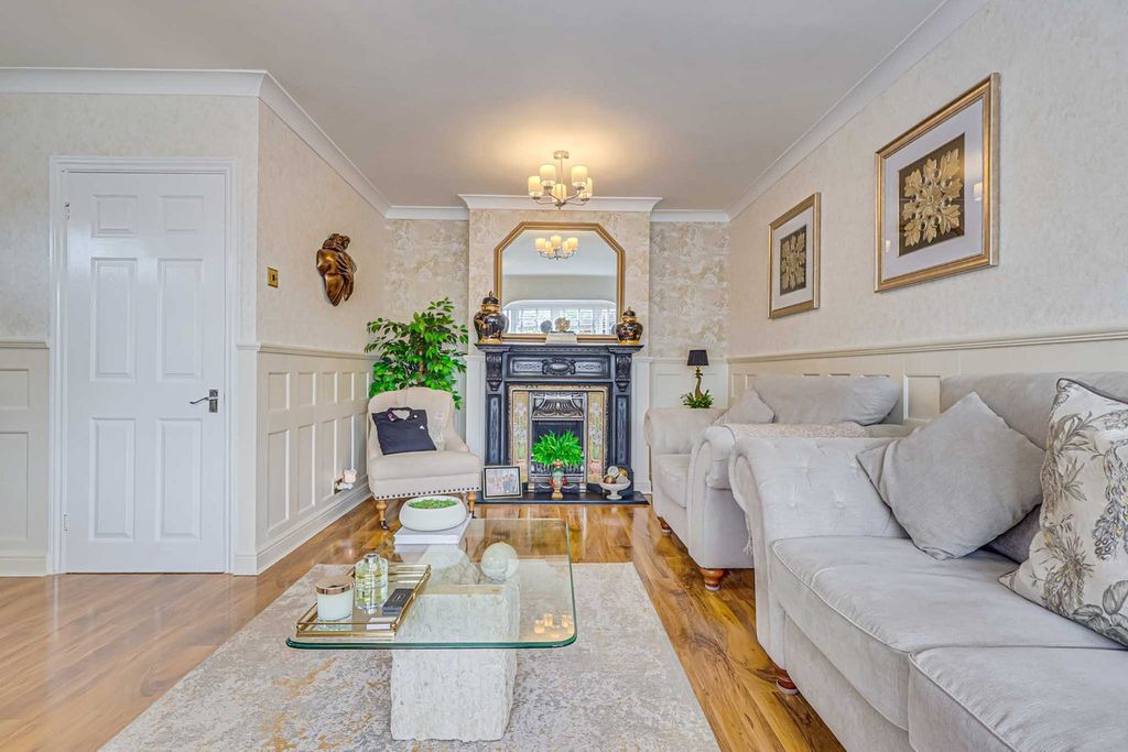 Property photo 3 of 42