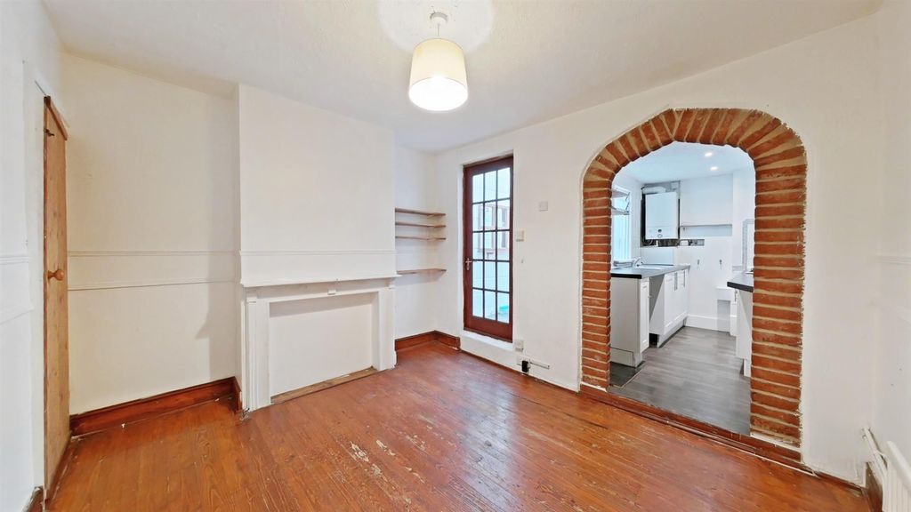 Property photo 3 of 12 Dining Room_Pe.Jpg