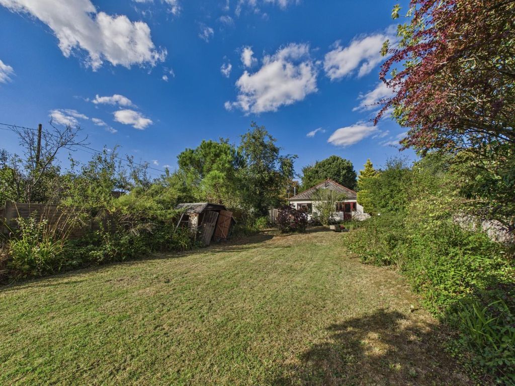 Property photo 2 of 16 Cam05010G0-Pr0195-Still019.Jpg