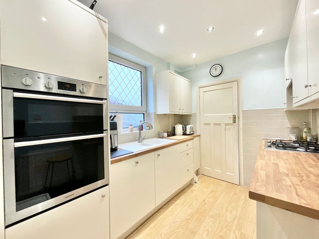 Property photo 3 of 34