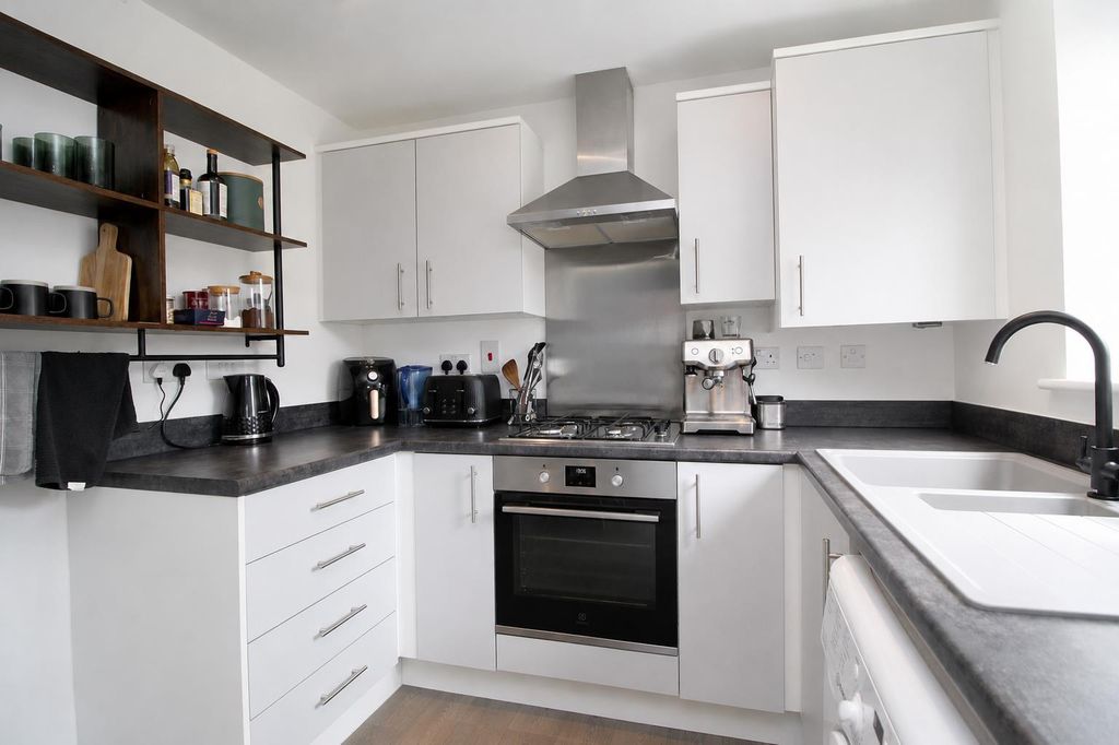 Property photo 3 of 15 Kitchen Image 1.Png