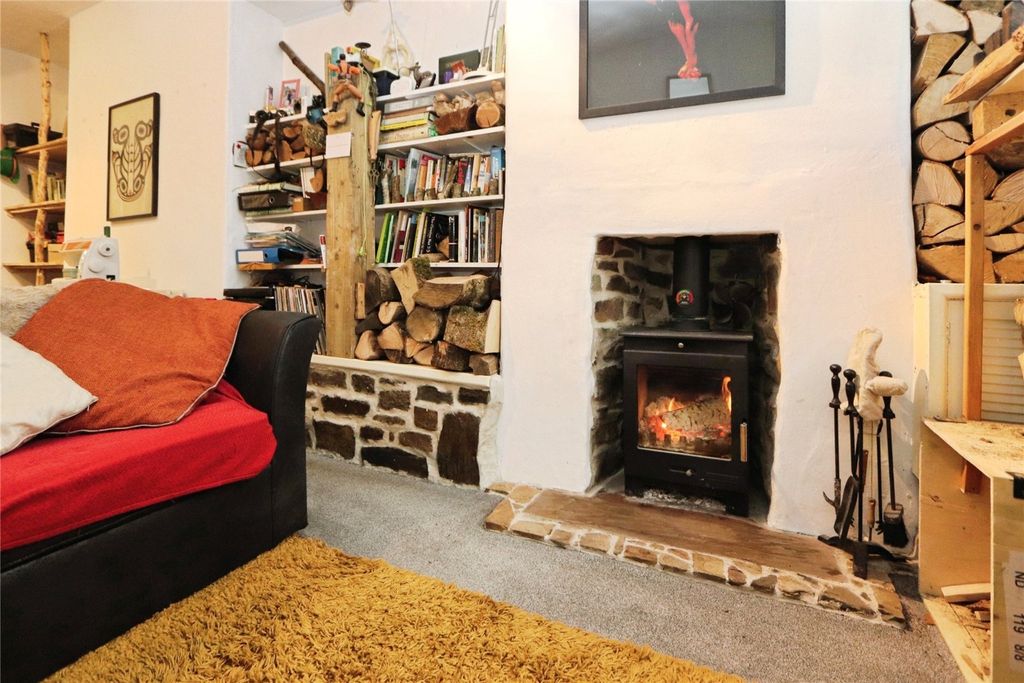 Property photo 2 of 16 Picture No. 21