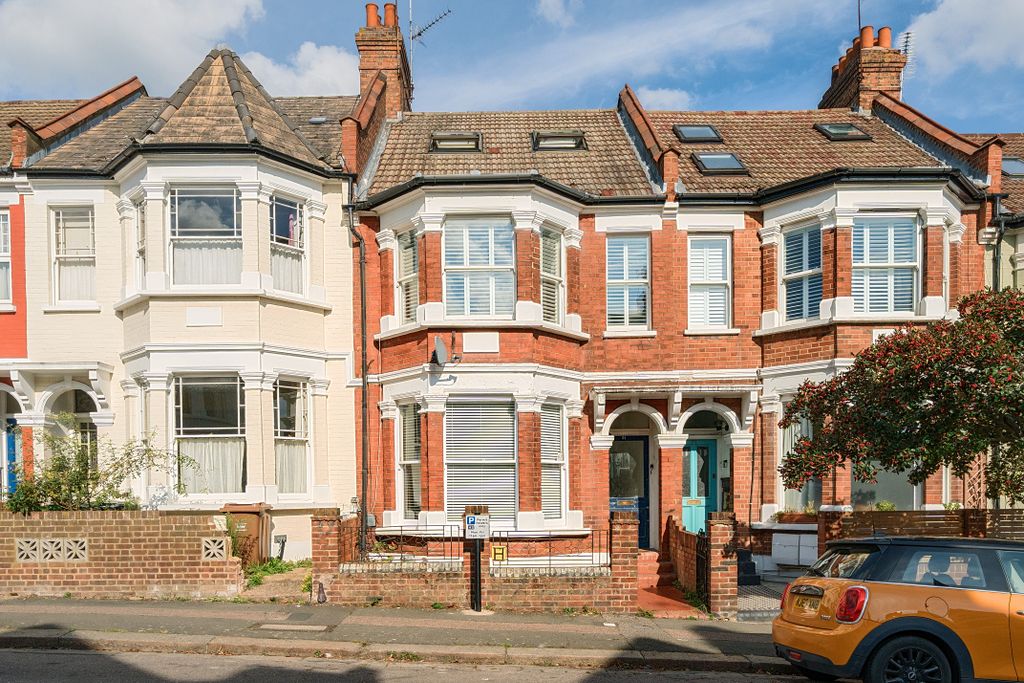 Property photo 2 of 18