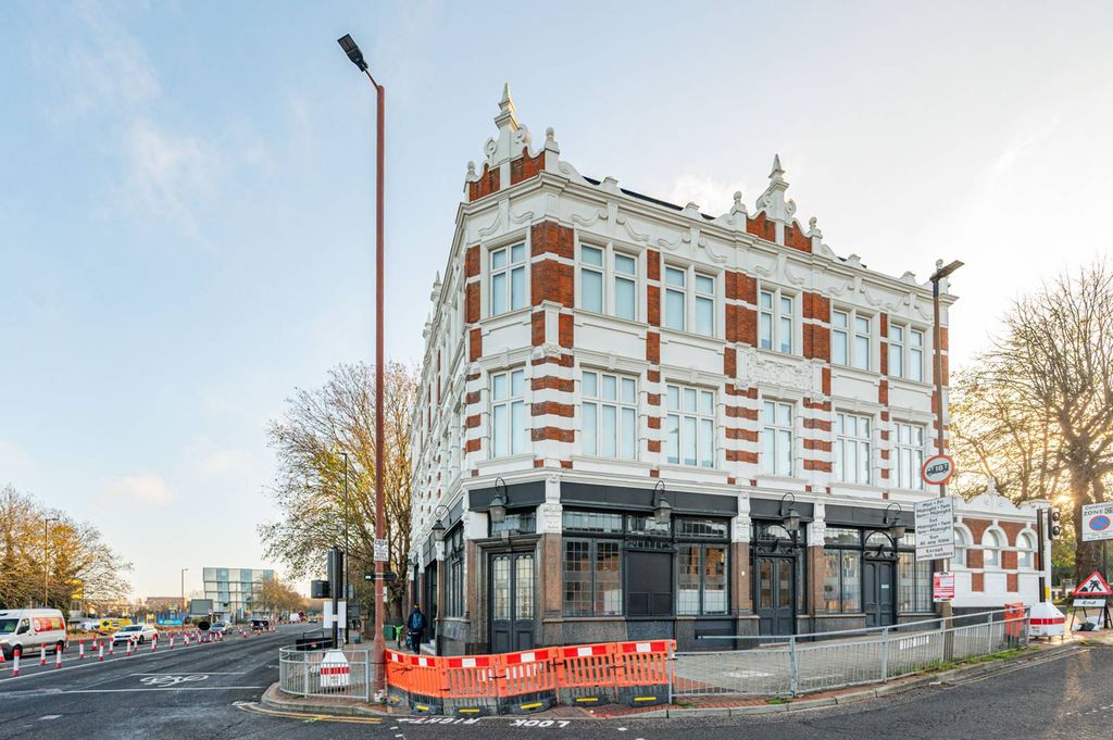 Property photo 2 of 10