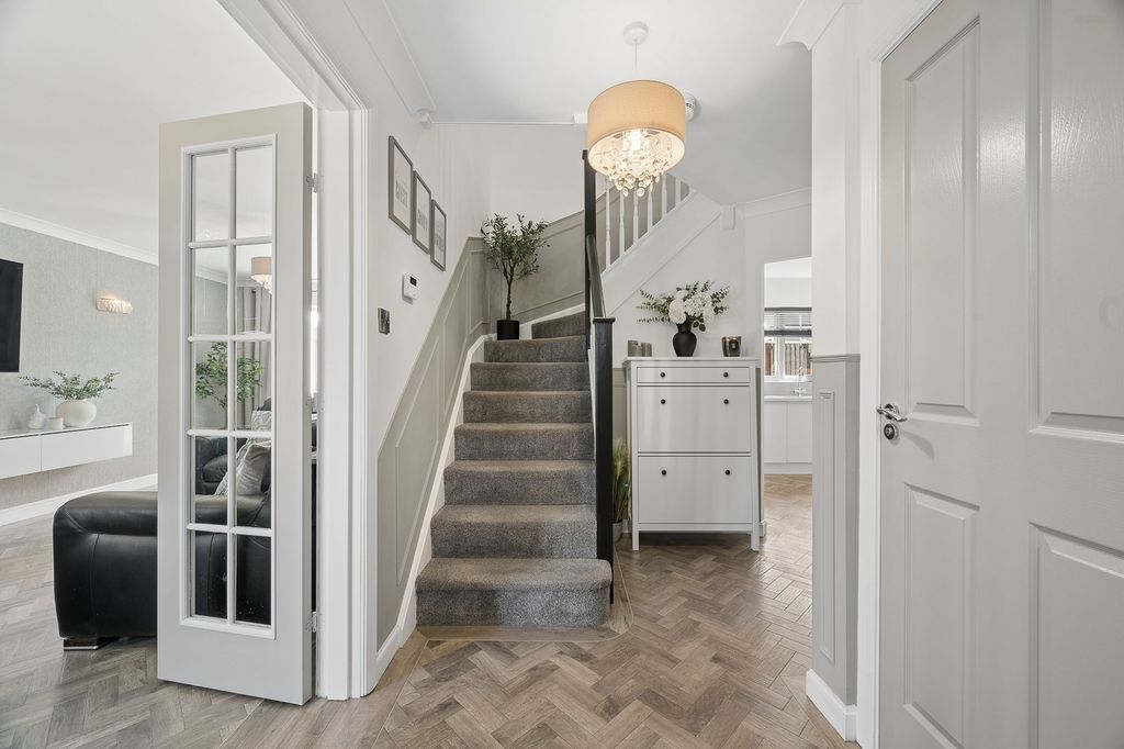 Property photo 1 of 39 Entrance Hallway