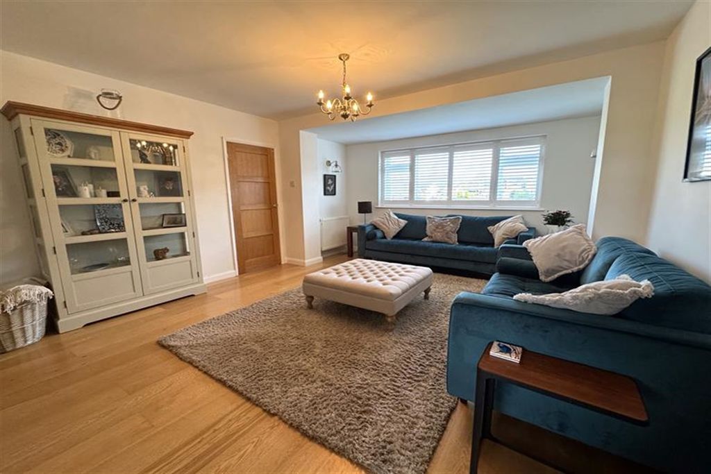 Property photo 3 of 30 (Main)