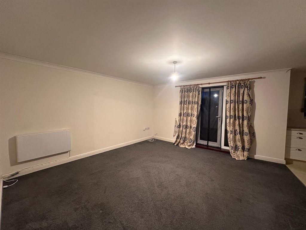 Property photo 3 of 9 Whatsapp Image 2025-11-12 At 17.12.42 (1) - Copy.J