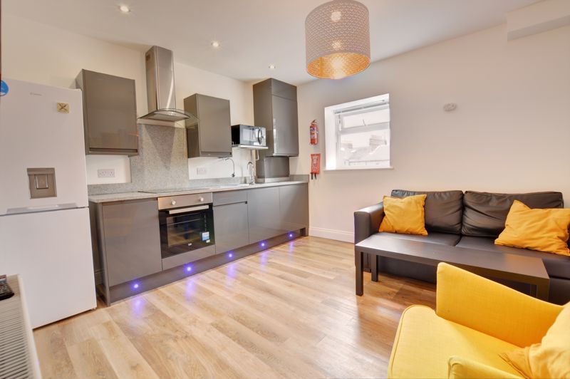 Property photo 1 of 5 Photo 4