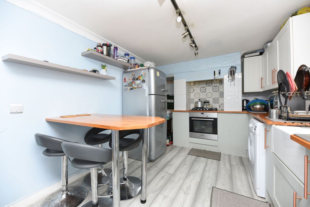 Property photo 3 of 9