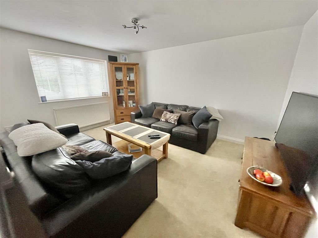 Property photo 3 of 12 Img_8197.Jpg