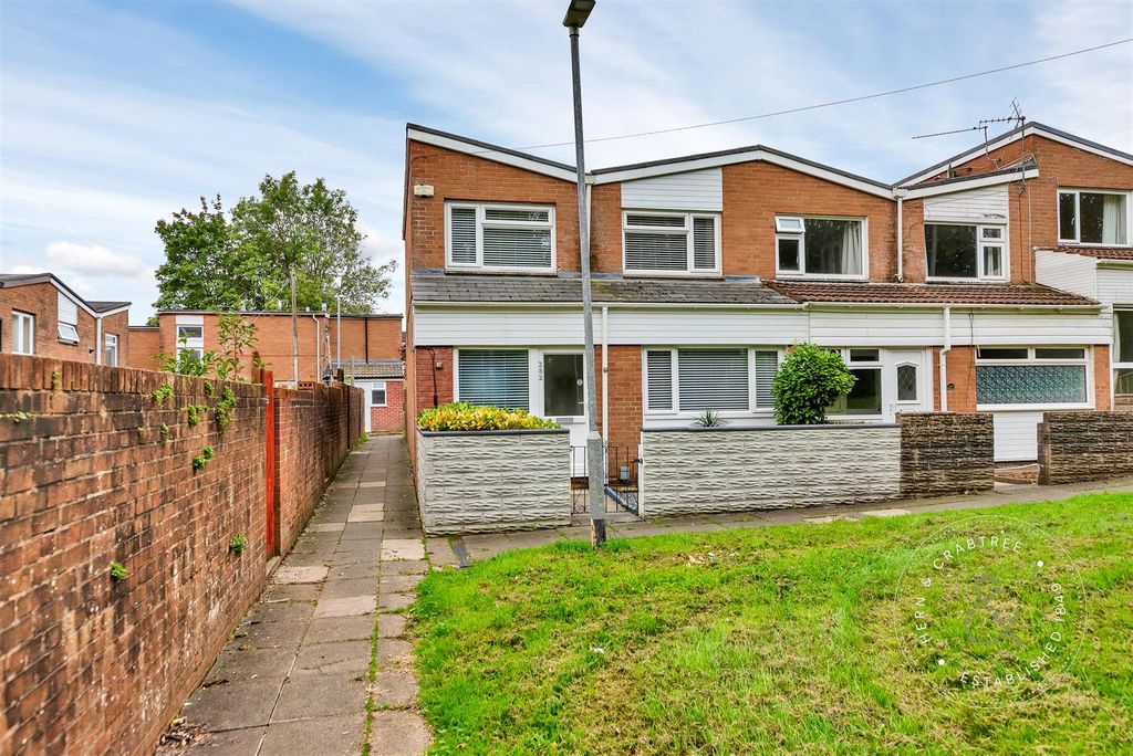 Property photo 1 of 35 Chapel-Wood-31.Jpg