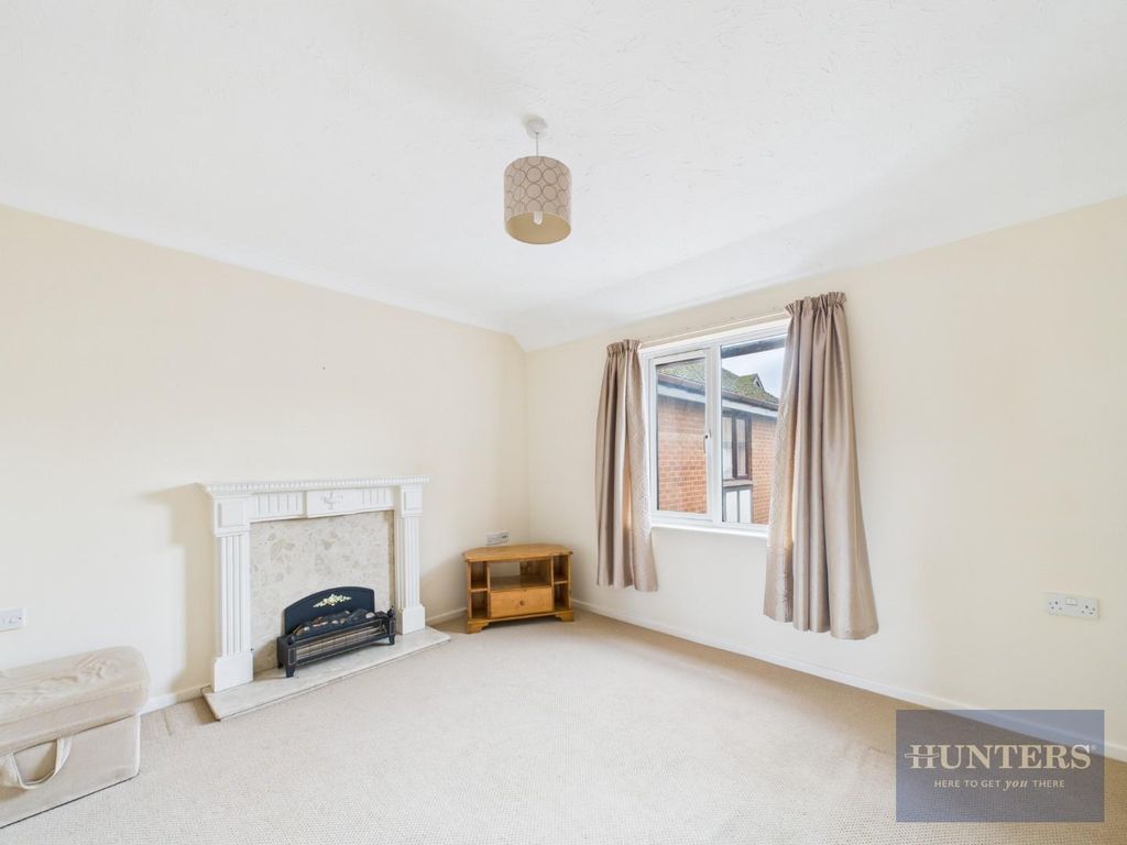 Property photo 2 of 12 Living Room