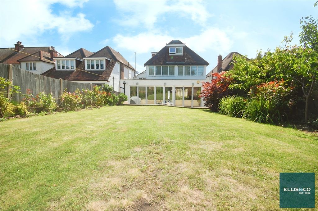 Property photo 3 of 17 Picture No. 29