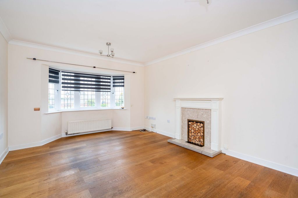 Property photo 2 of 38