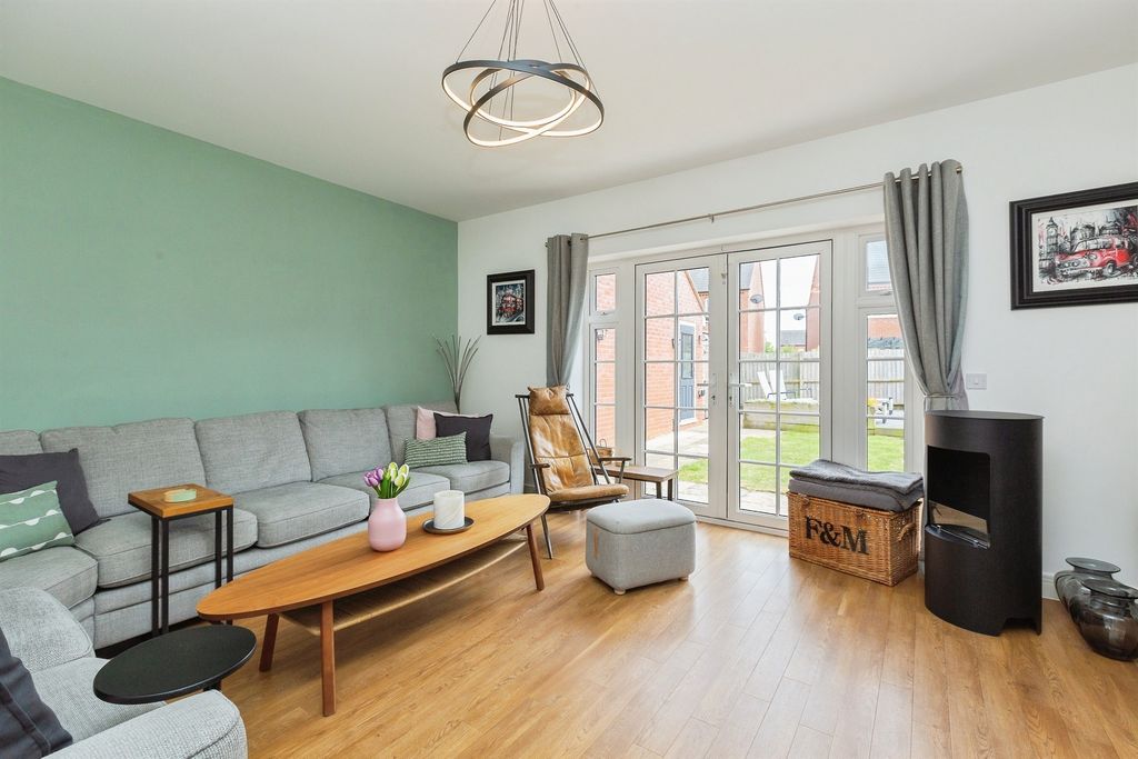 Property photo 2 of 17